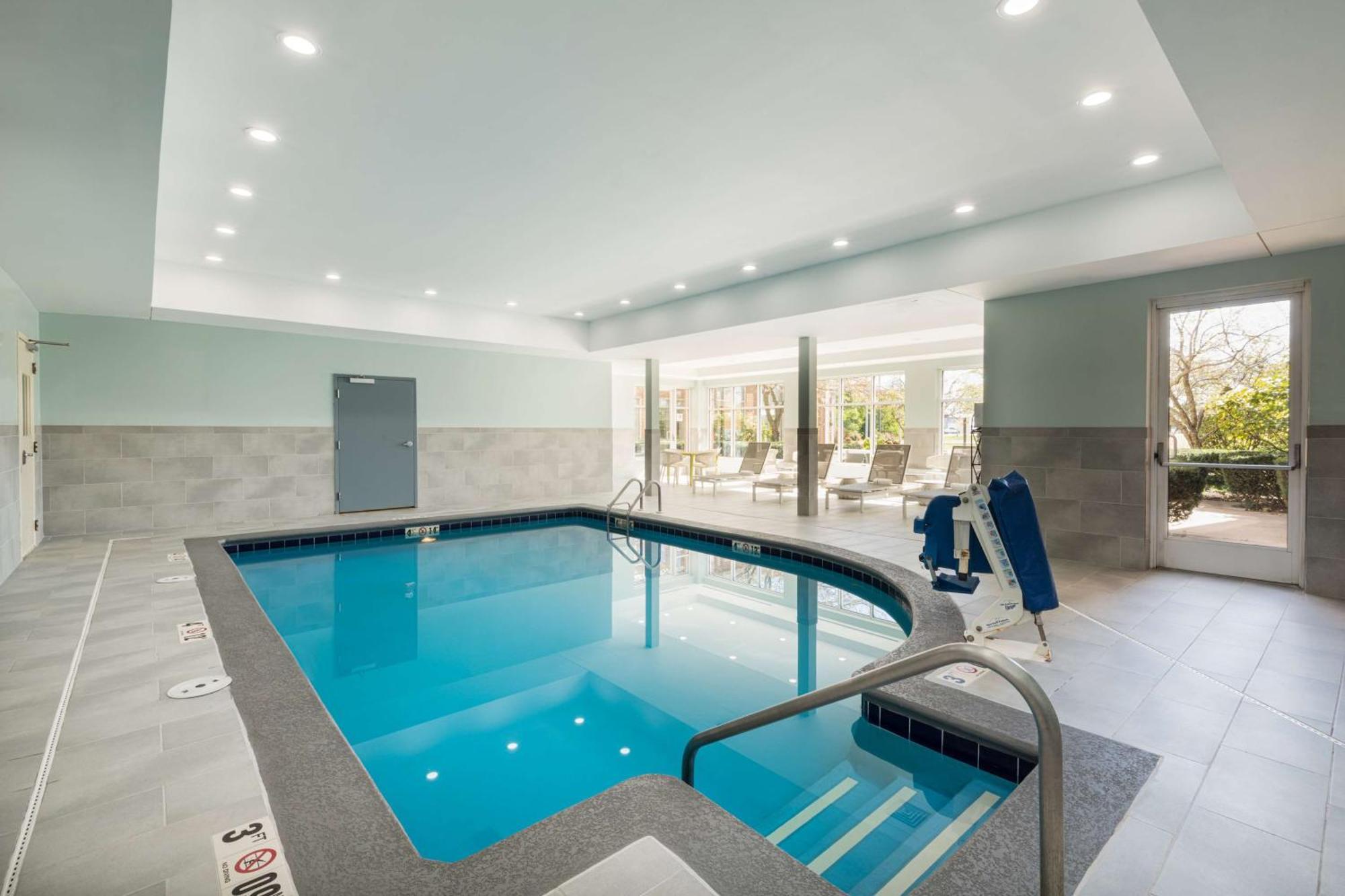 Hilton Garden Inn Сейнт Чарлз Екстериор снимка